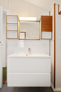 bathroom 9011238 1280 200x300